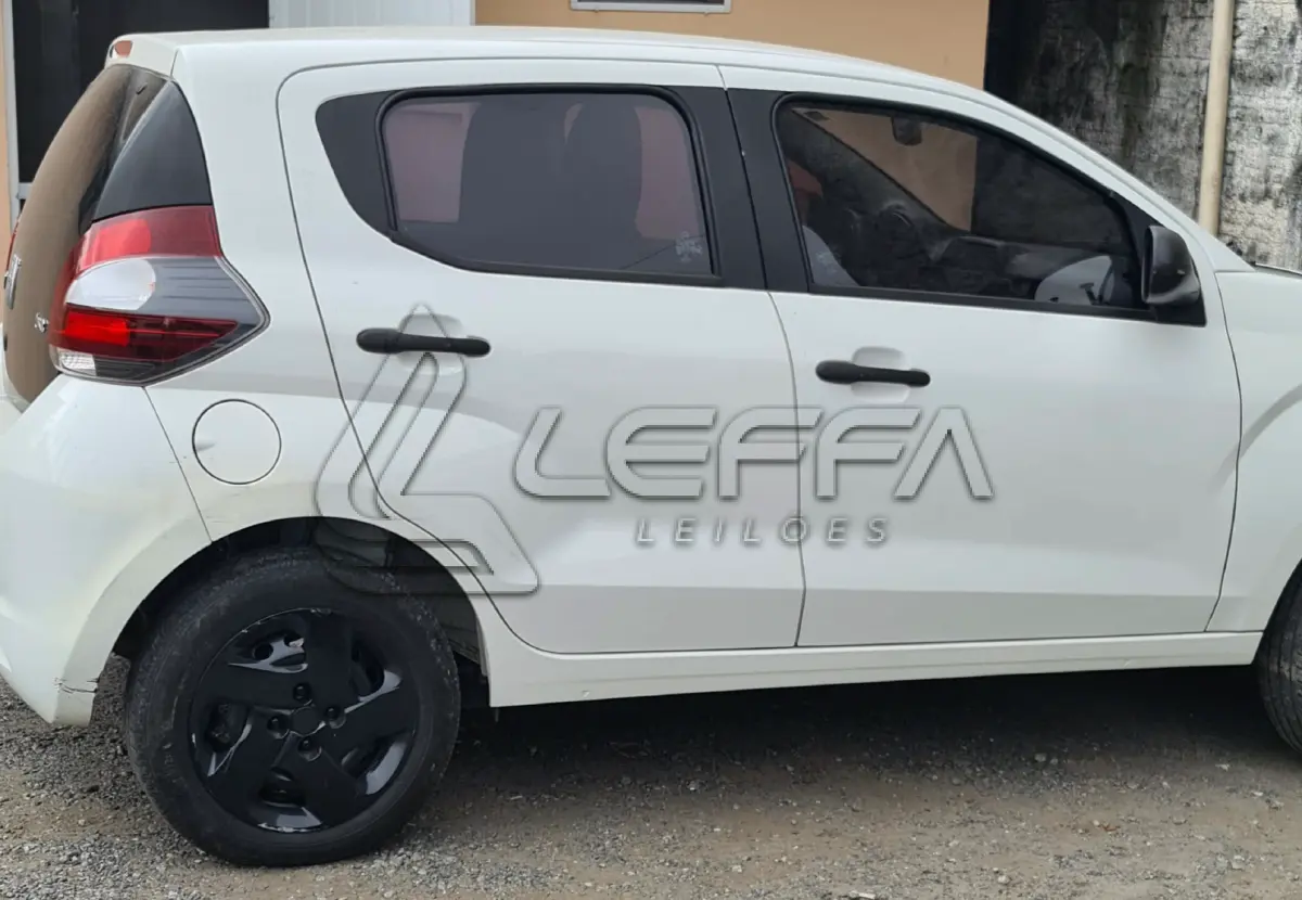 LOTE 003 - Um veículo automóvel FIAT/MOBI LIKE (Nacional) , cor branca, a álcool/gasolina, ano de fabricação e modelo 2019/2020, placa QTK9694