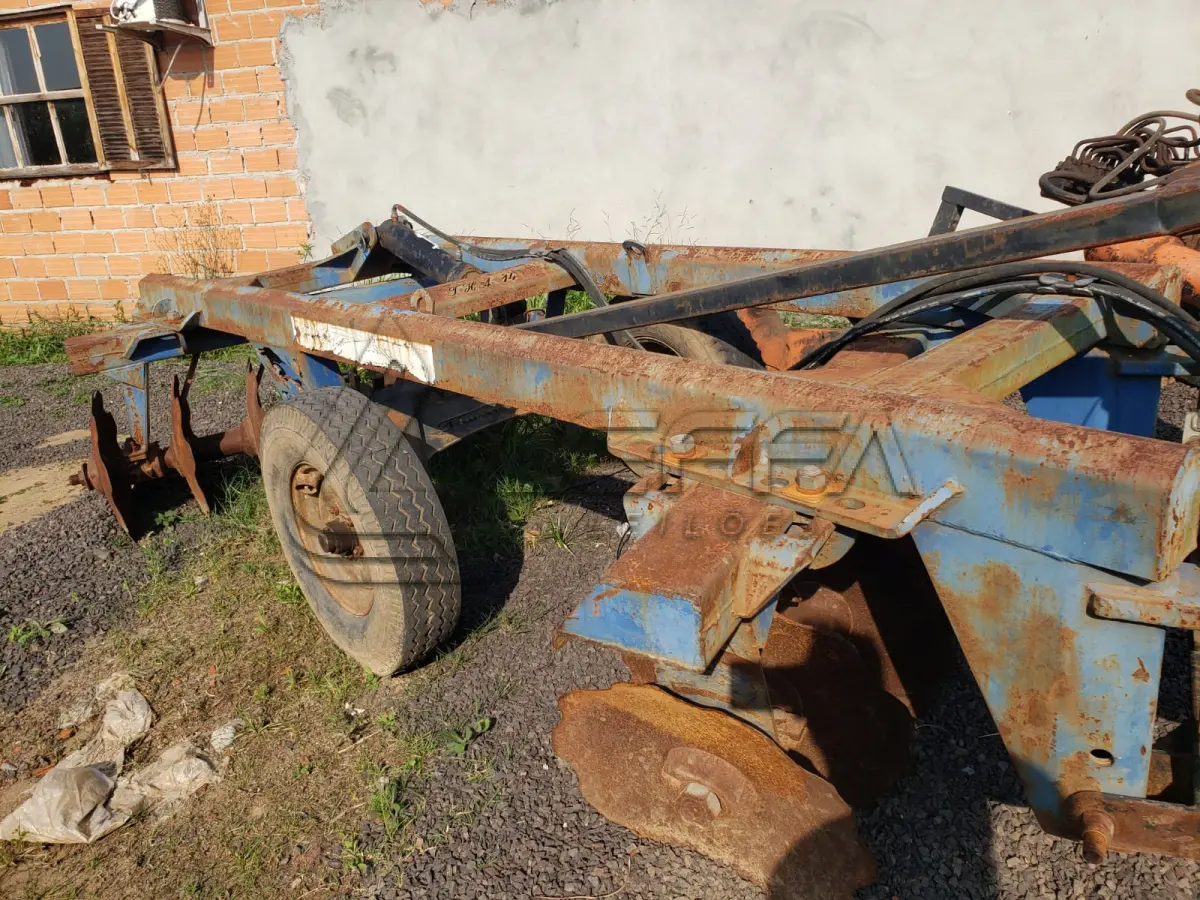 LOTE 010 - SUCATA AGRÍCOLA