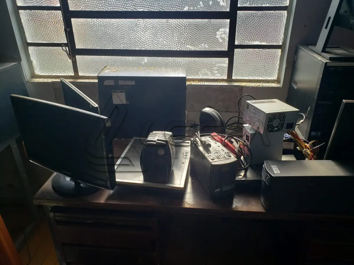 LOTE 007 - SUCATAS DE INFORMÁTICA