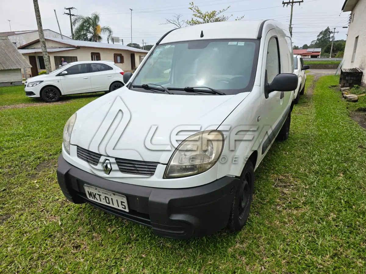 LOTE 001 - Um veículo caminhonete RENAULT KGOO EXPRESS16 (Importado) , cor branca, a álcool/gasolina, ano de fabricação e modelo2013/2014, placa MKT0115