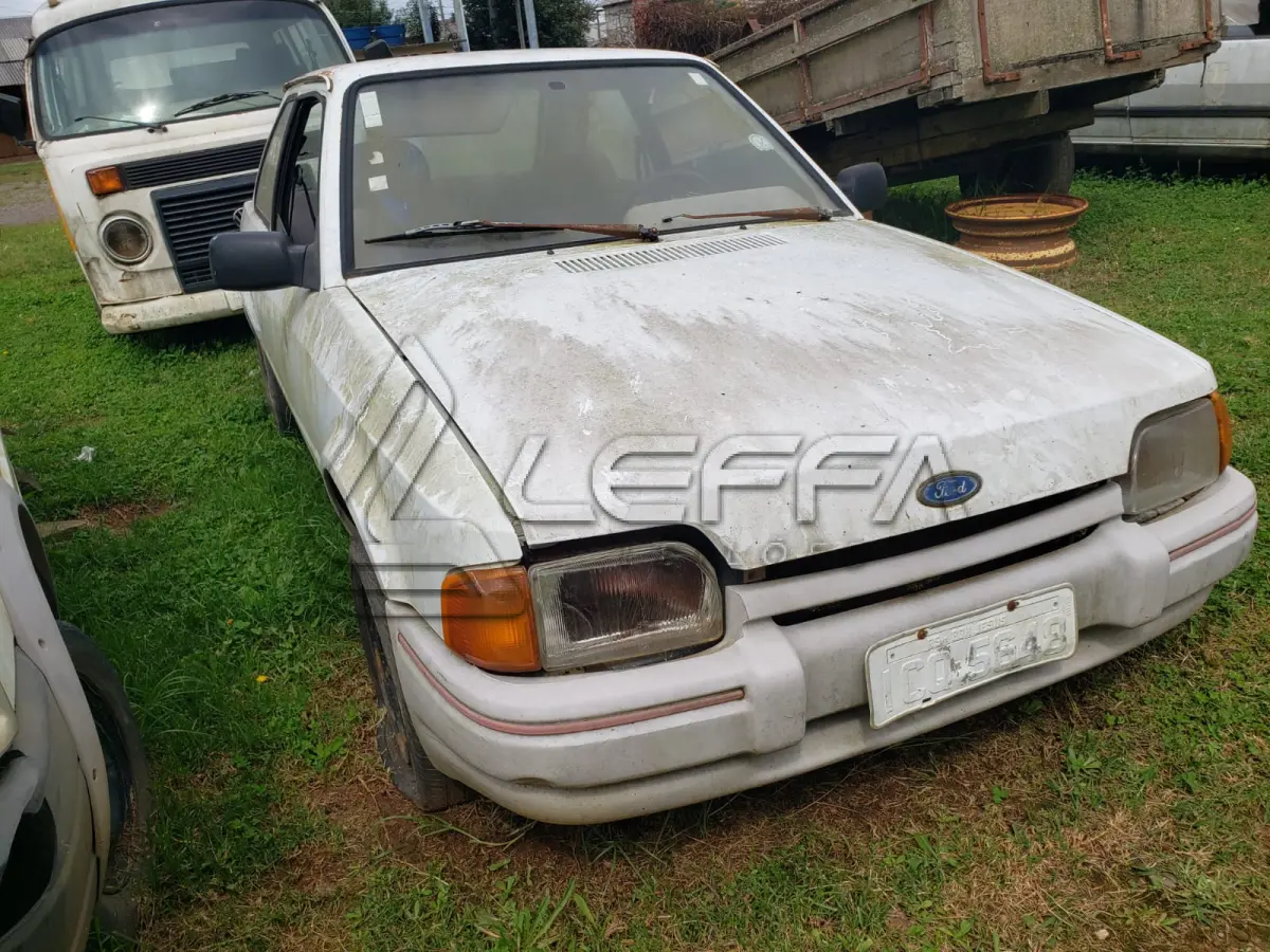 LOTE 016 - UM VEÍCULO FORD/ESCORT 1.0 HOBBY, PLACAS ICQ-5648, ANO 1995, MODELO 1995