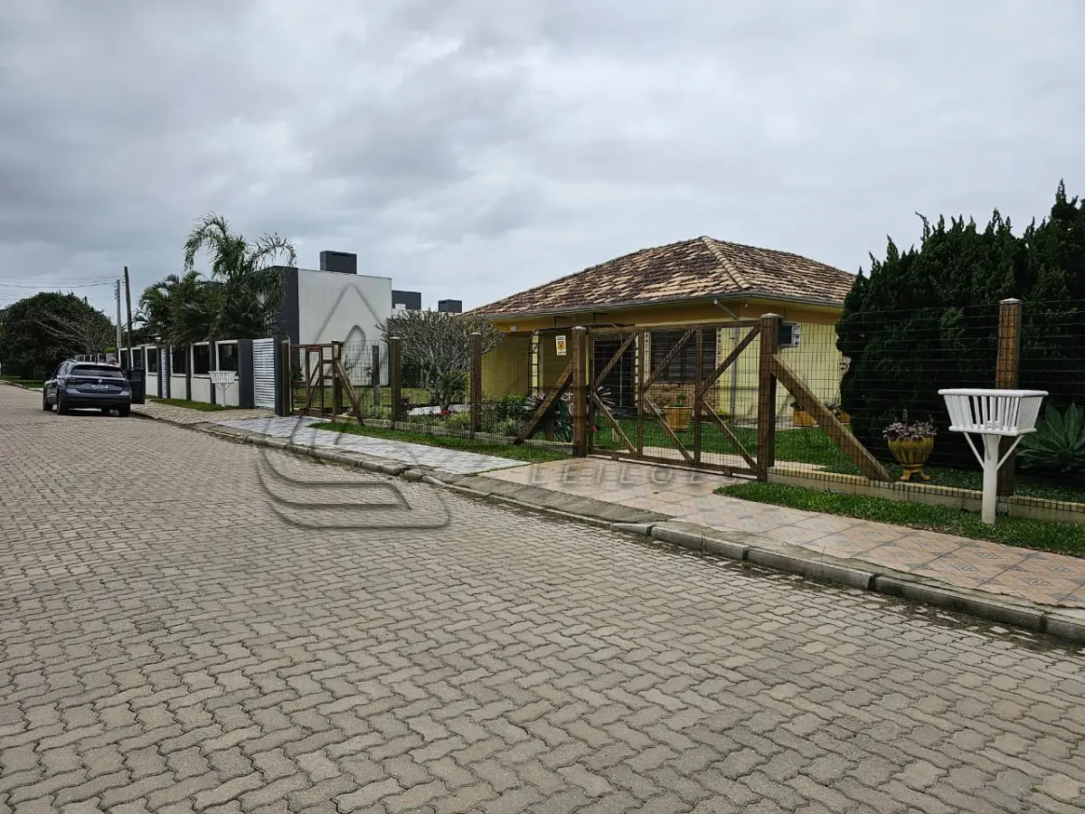 LOTE 001 - UM TERRENO URBANO, COM BENFEITORIAS, Lote 30 Quadra 32, na Praia Rainha do Mar em Xangri-lá RS