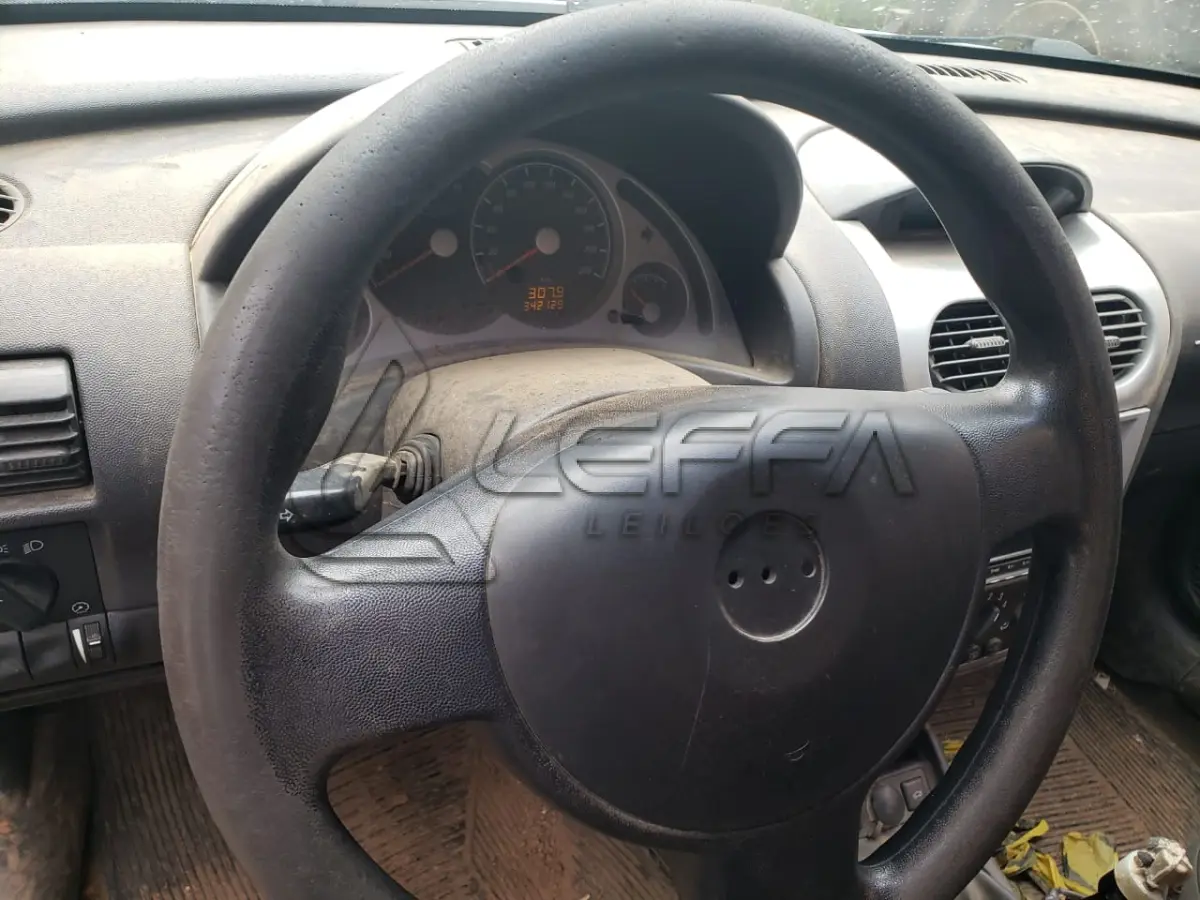 LOTE 001 - UM VEÍCULO GM/CORSA SEDAN PREMIUM, FLEX, PLACAS ISD-4965, ANO 2011, MODELO 2012