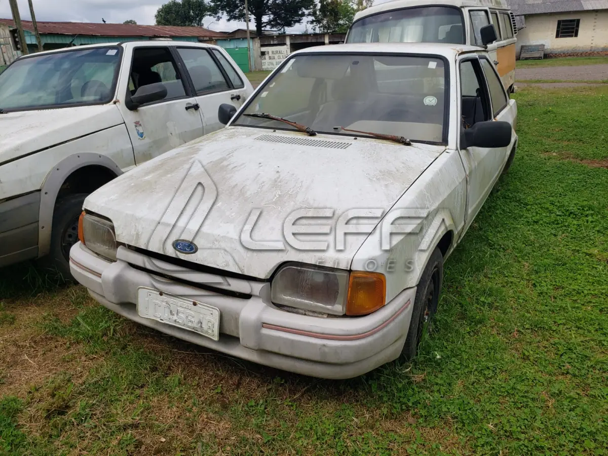 LOTE 016 - UM VEÍCULO FORD/ESCORT 1.0 HOBBY, PLACAS ICQ-5648, ANO 1995, MODELO 1995