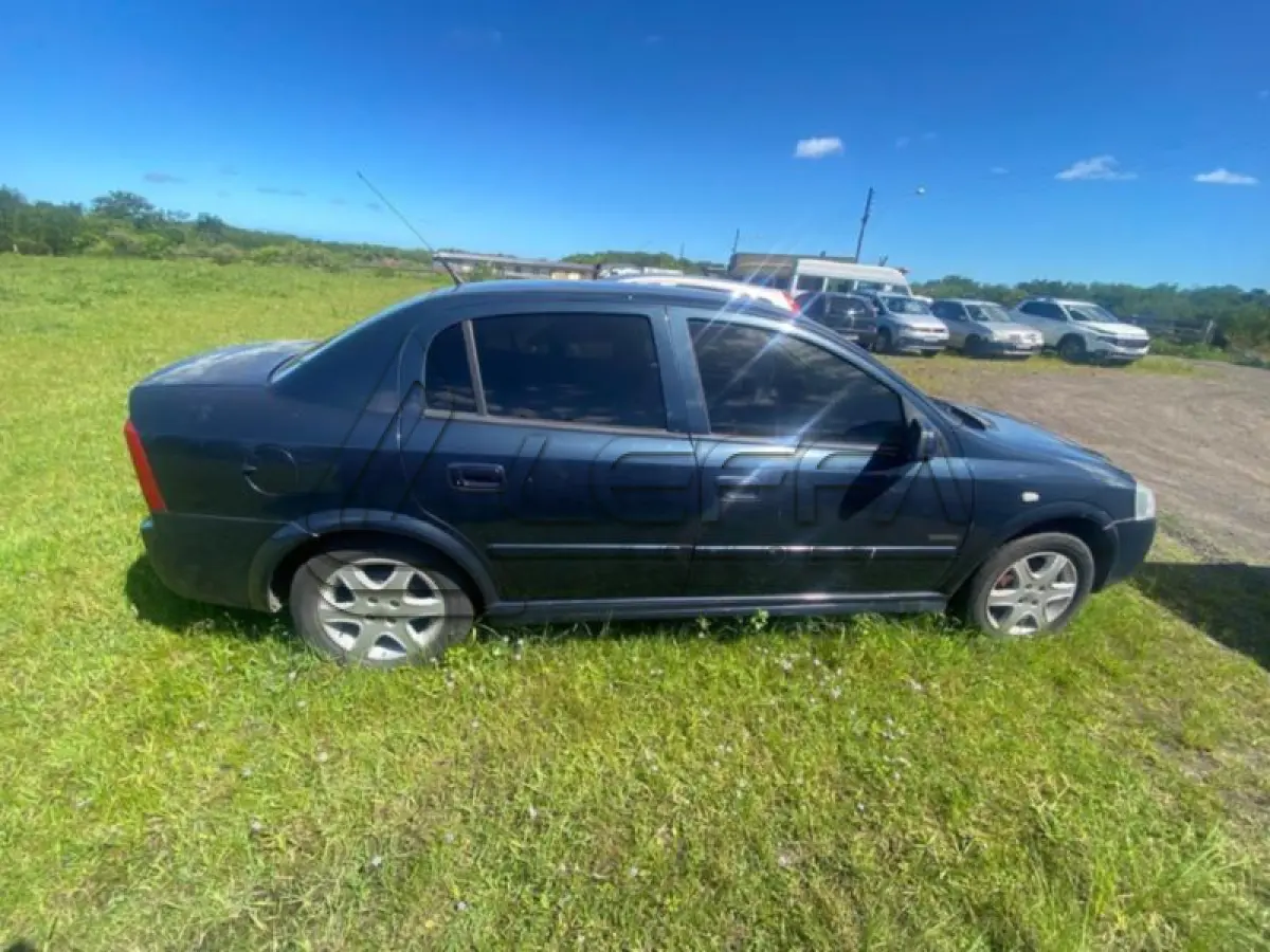 LOTE 083 - GM/ASTRA SEDAN ADVANTAGE