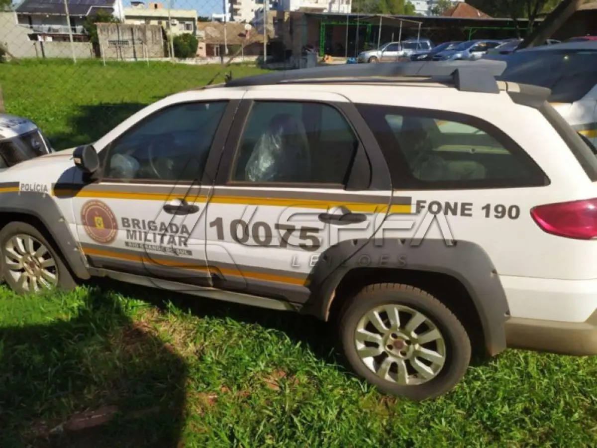 LOTE 011 - FIAT/WEEKEND ADVENTURE