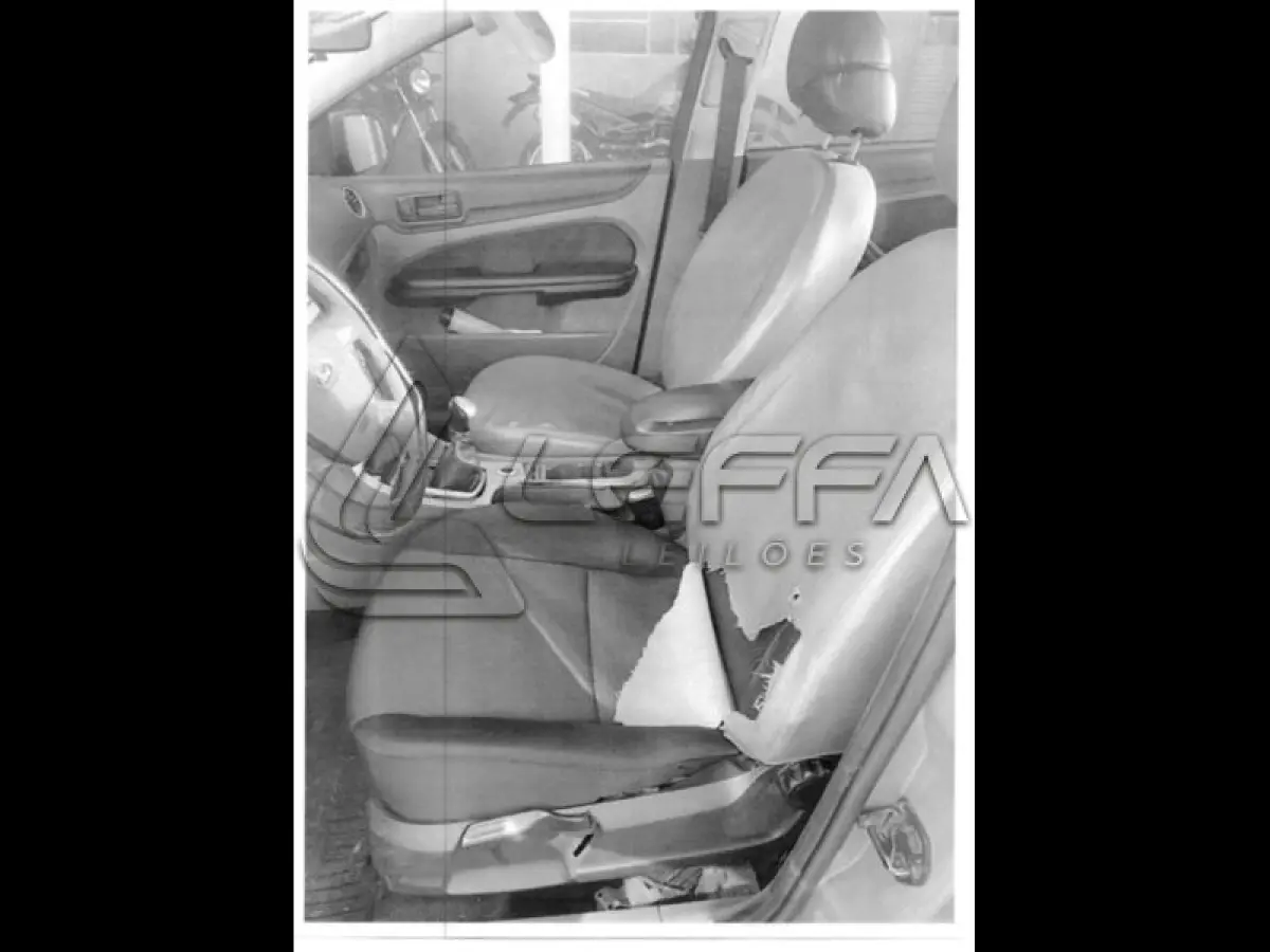 LOTE 076 - I/FORD FOCUS 2.0L FC