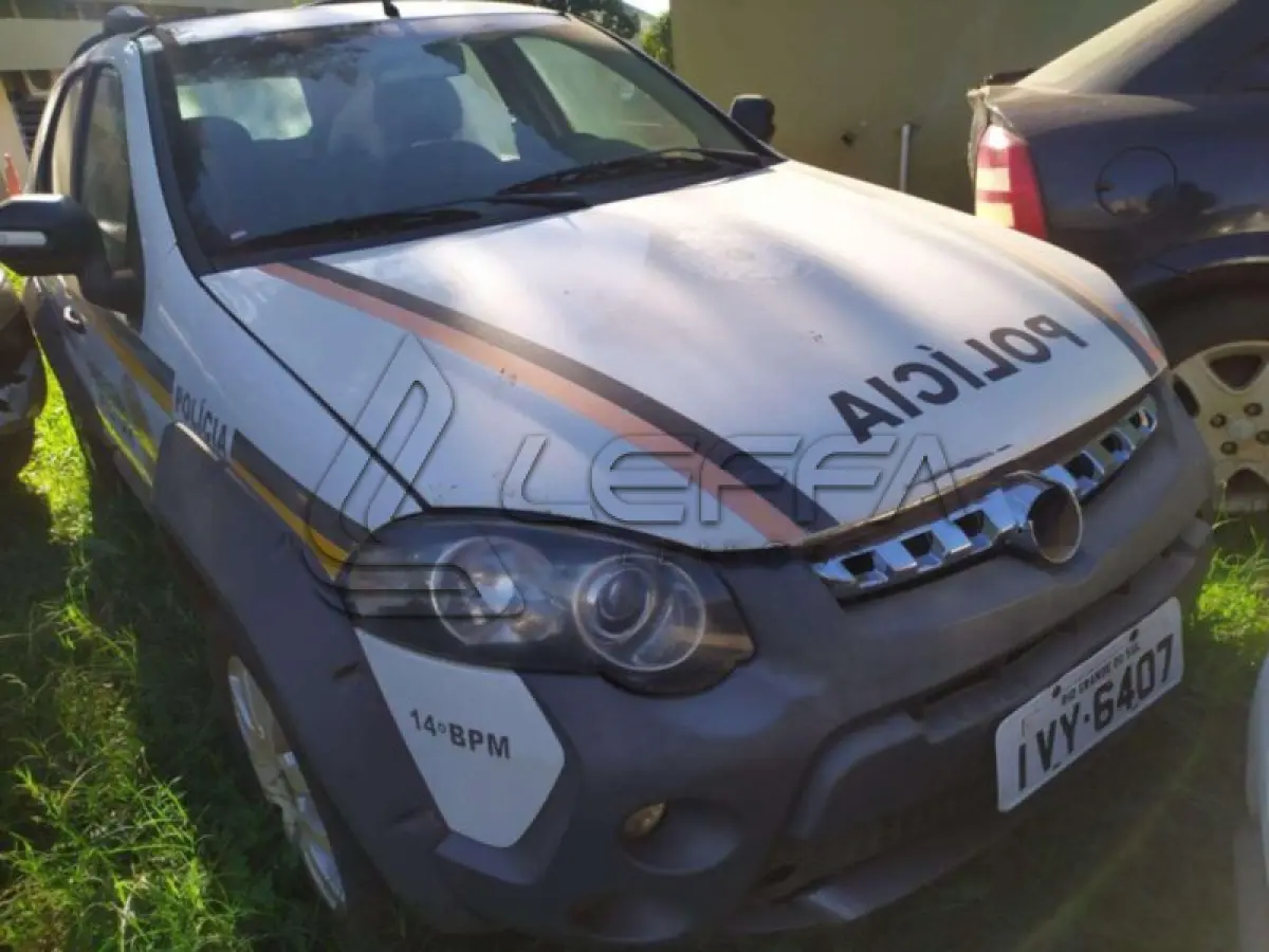 LOTE 011 - FIAT/WEEKEND ADVENTURE