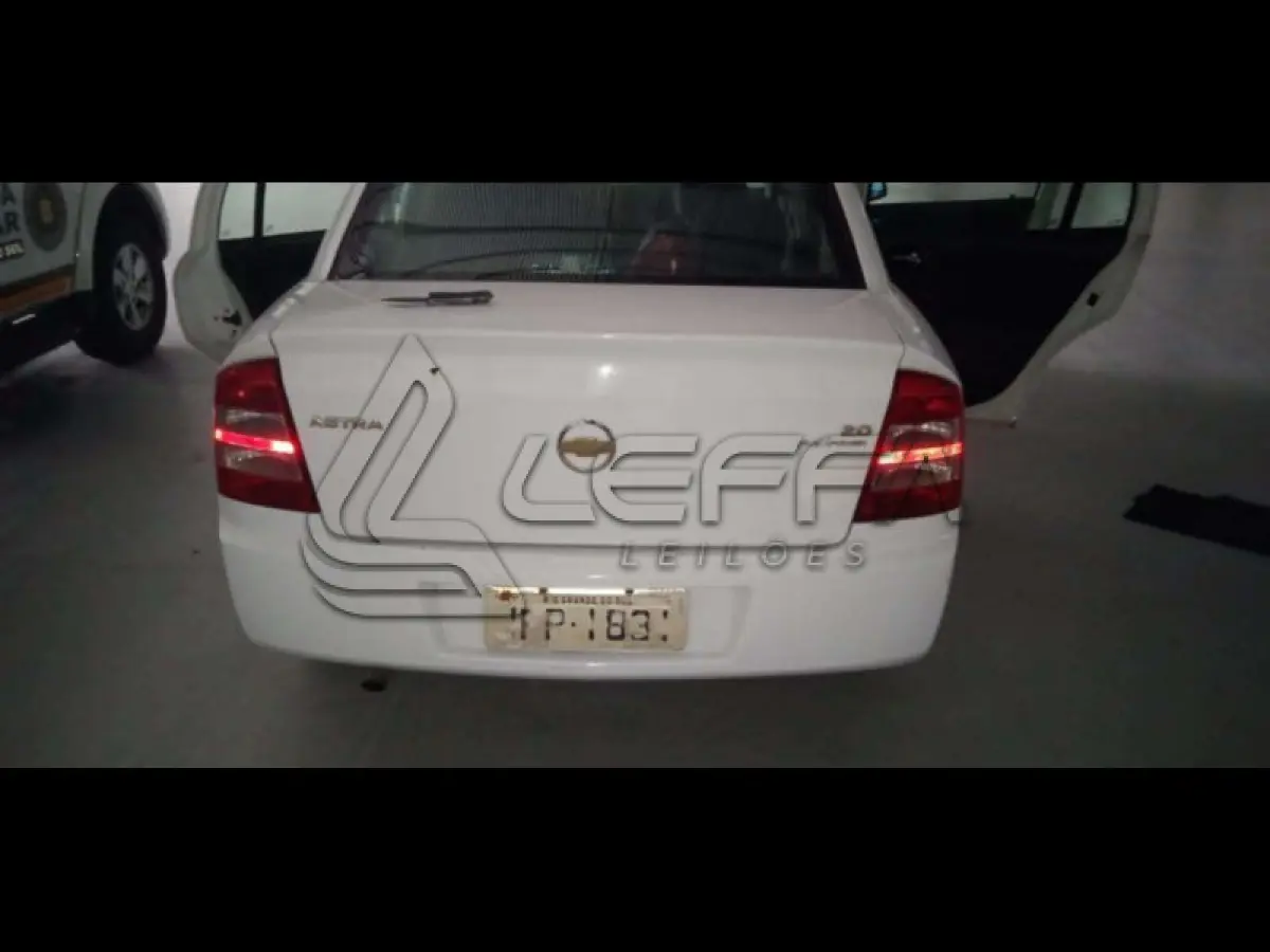 LOTE 005 - GM/ASTRA SEDAN ADVANTAGE
