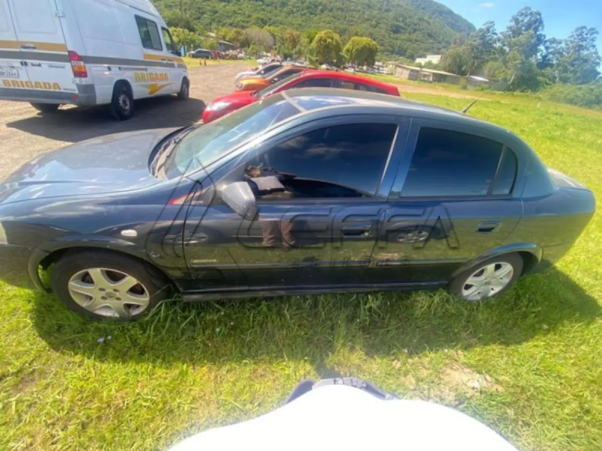 LOTE 083 - GM/ASTRA SEDAN ADVANTAGE