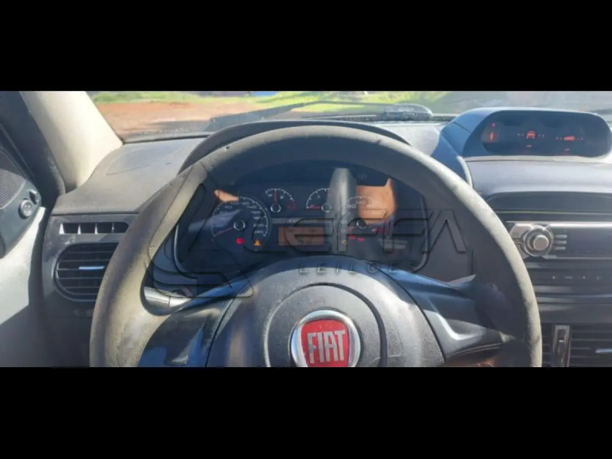 LOTE 012 - FIAT/WEEKEND ADVENTURE
