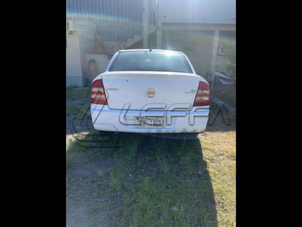 LOTE 005 - GM/ASTRA SEDAN ADVANTAGE