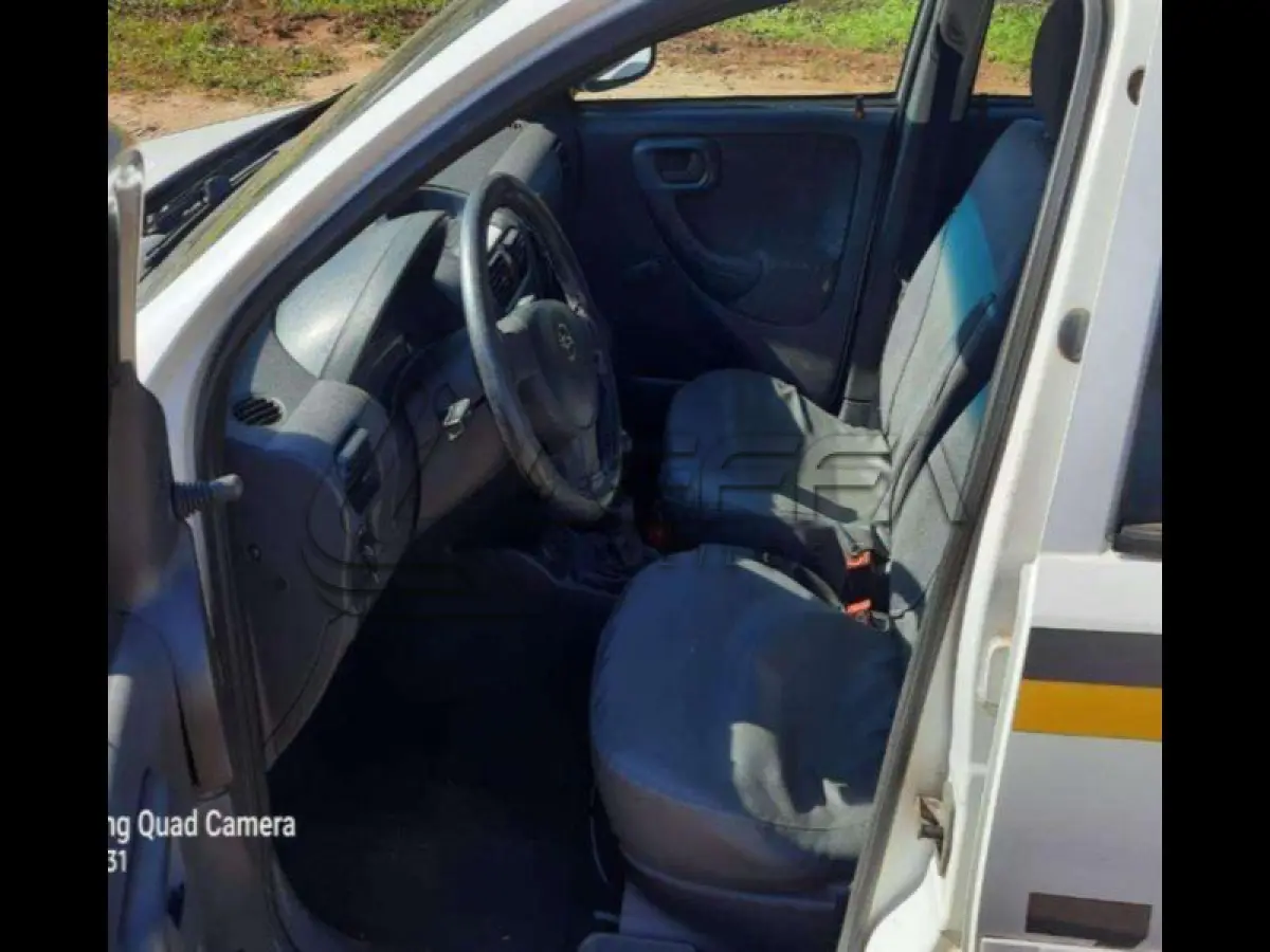 LOTE 014 - GM/CORSA HATCH MAXX