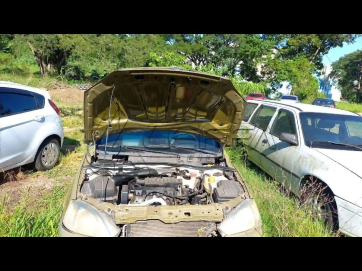 LOTE 037 - GM/CORSA SEDAN MAXX