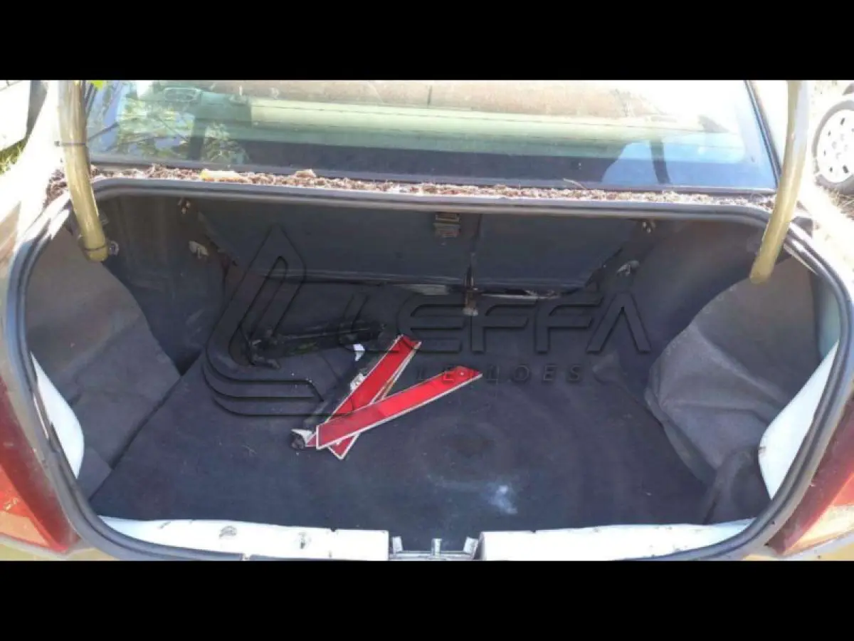LOTE 037 - GM/CORSA SEDAN MAXX