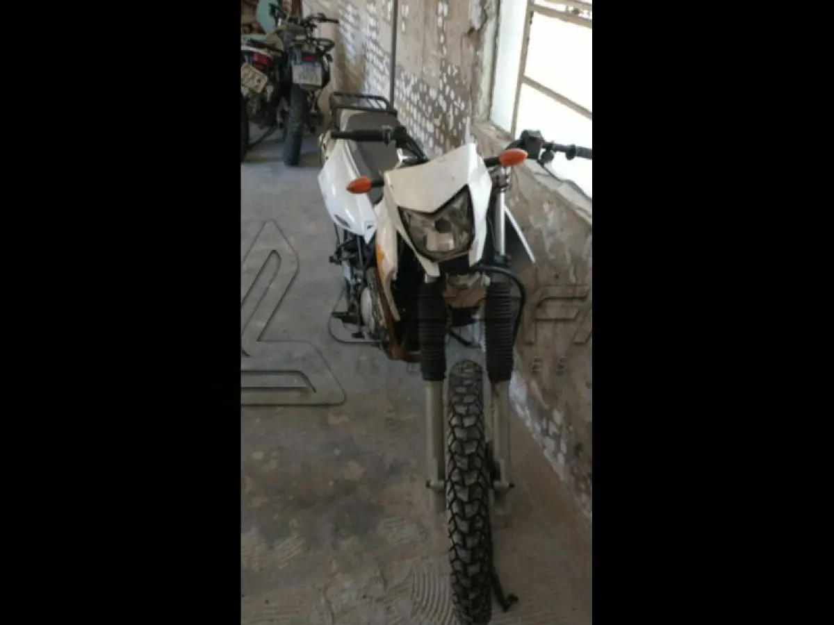 LOTE 032 - YAMAHA/LAND ER XTZ 250