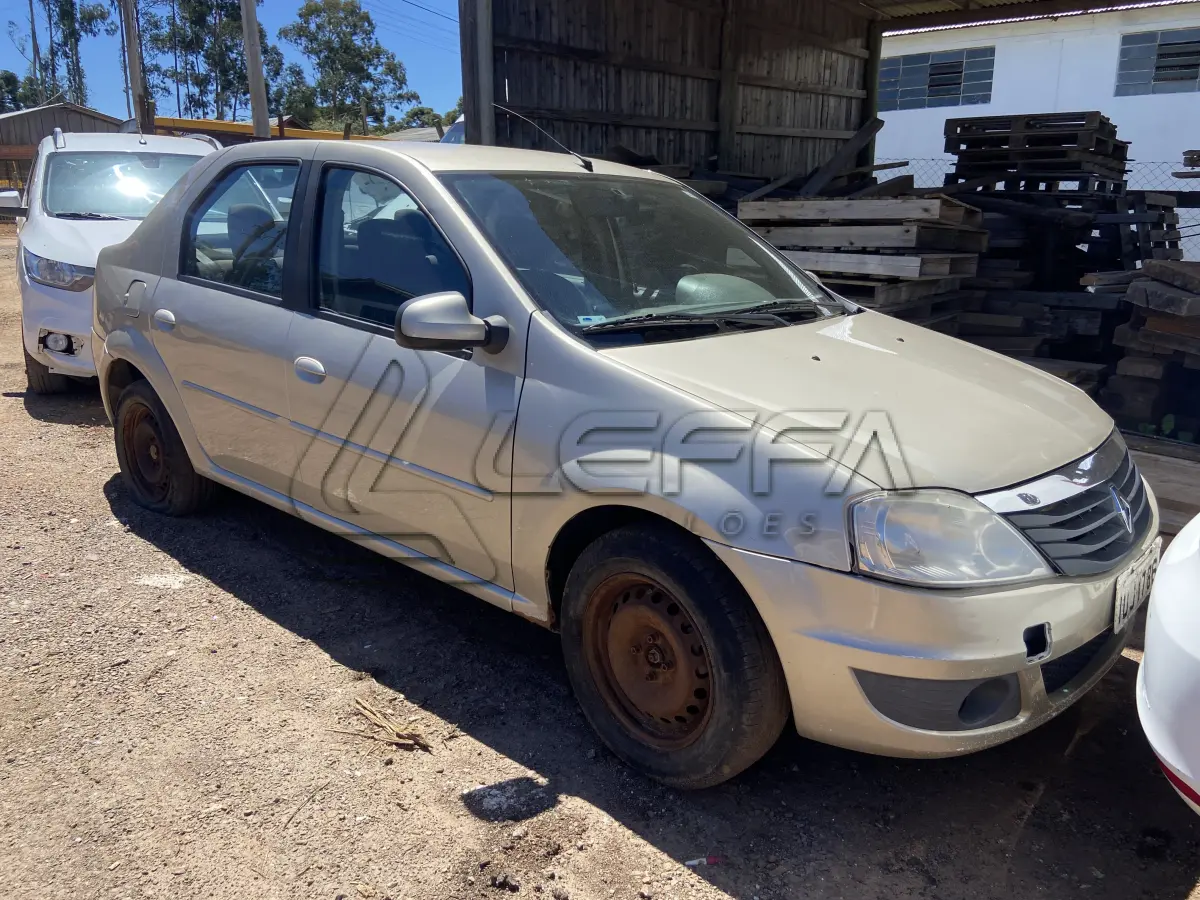 LOTE 006 - UM VEÍCULO RENAULT/LOGAN EXP 16HP, FLEX, PLACAS IUJ-1786, ANO 2013, MODELO 2013 (NÃO FUNCIONA)