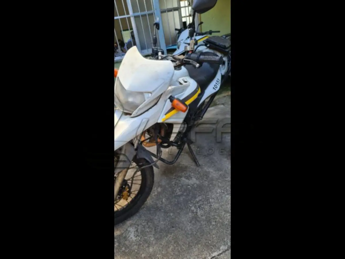 LOTE 176 - HONDA/XRE 300