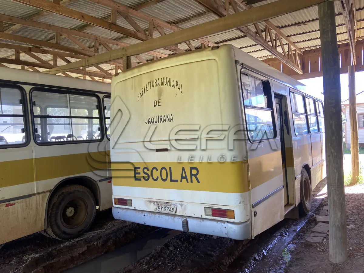 LOTE 003 - UM ÔNIBUS MERCEDES BENZ/OF 1620, DIESEL, PLACAS IEY-6745, ANO 1996, MODELO 1996