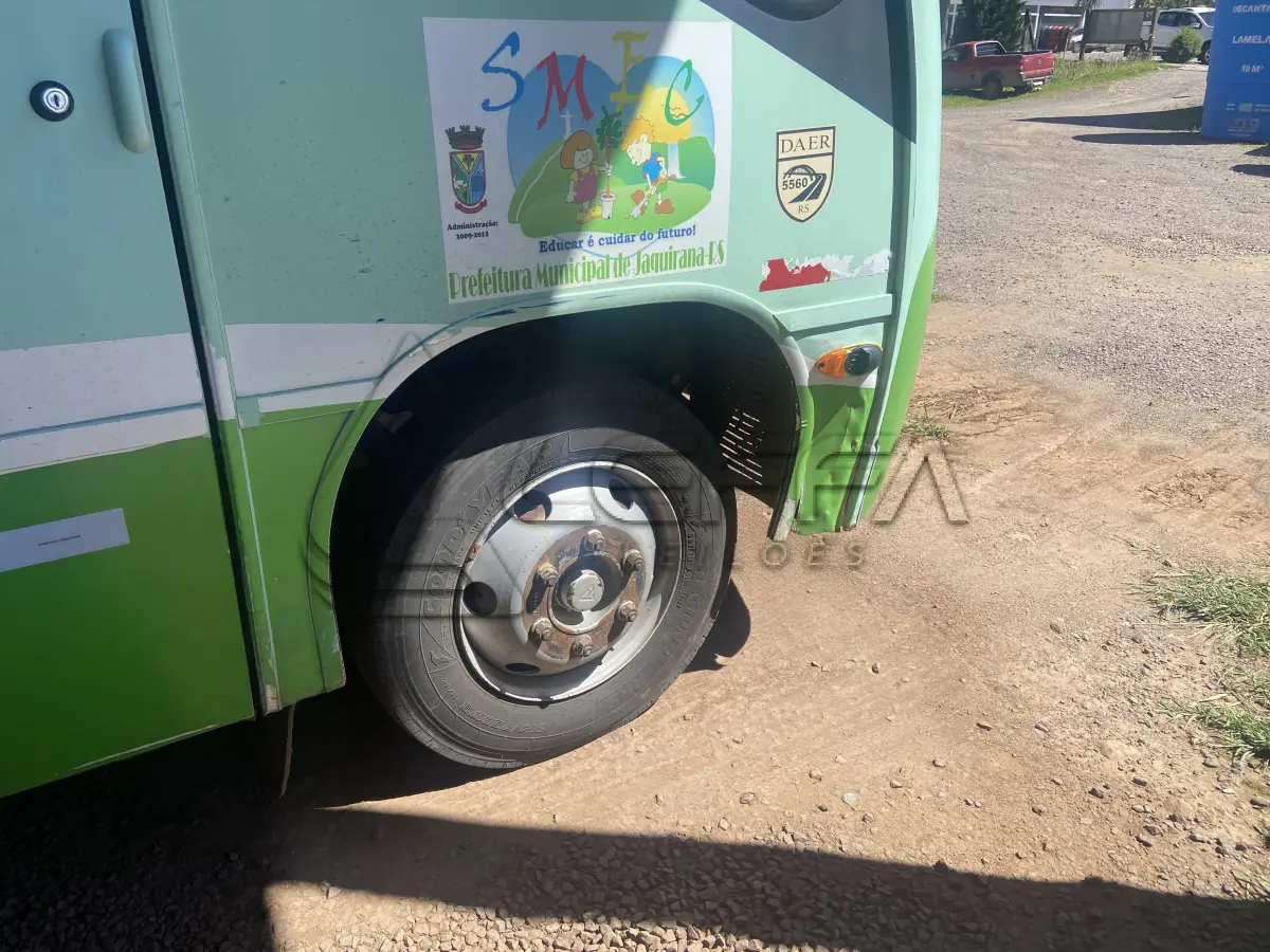 LOTE 001 - UM ÔNIBUS AGRALE/NEOBUS TH, DIESEL, PLACAS IQX-4618, ANO 2010, MODELO 2010