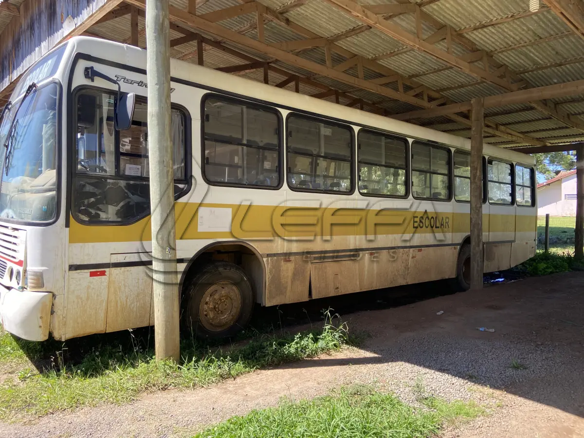 LOTE 002 - UM ÔNIBUS MERCEDES BENZ/OF 1620, DIESEL, PLACAS KGH-9502, ANO 1996, MODELO 1997 (SEM FUNCIONAMENTO)