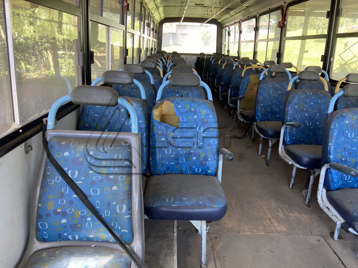 LOTE 002 - UM ÔNIBUS MERCEDES BENZ/OF 1620, DIESEL, PLACAS KGH-9502, ANO 1996, MODELO 1997 (SEM FUNCIONAMENTO)