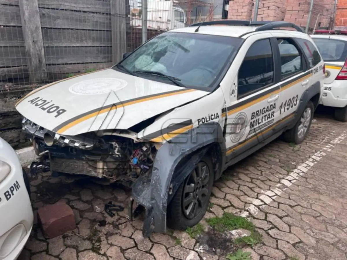 LOTE 184 - FIAT/WEEKEND ADVENTURE