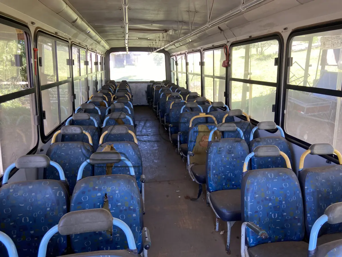 LOTE 002 - UM ÔNIBUS MERCEDES BENZ/OF 1620, DIESEL, PLACAS KGH-9502, ANO 1996, MODELO 1997 (SEM FUNCIONAMENTO)