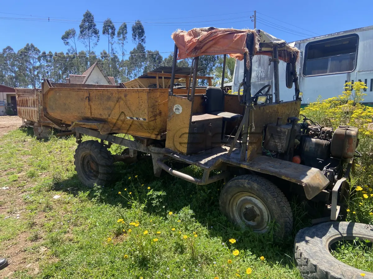 LOTE 024 - CARRETINHA AGRICOLA/ AGRALE, DIESEL (EM ESTADO DE SUCATA)