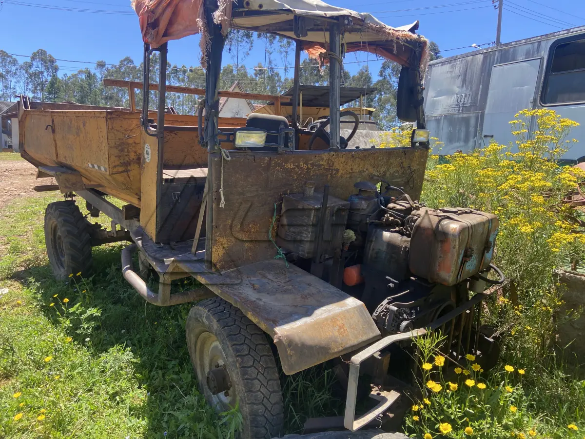 LOTE 024 - CARRETINHA AGRICOLA/ AGRALE, DIESEL (EM ESTADO DE SUCATA)