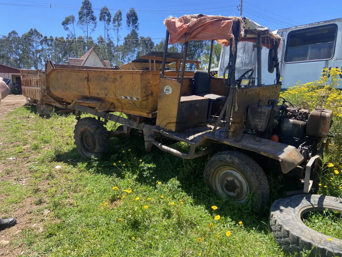 LOTE 024 - CARRETINHA AGRICOLA/ AGRALE, DIESEL (EM ESTADO DE SUCATA)