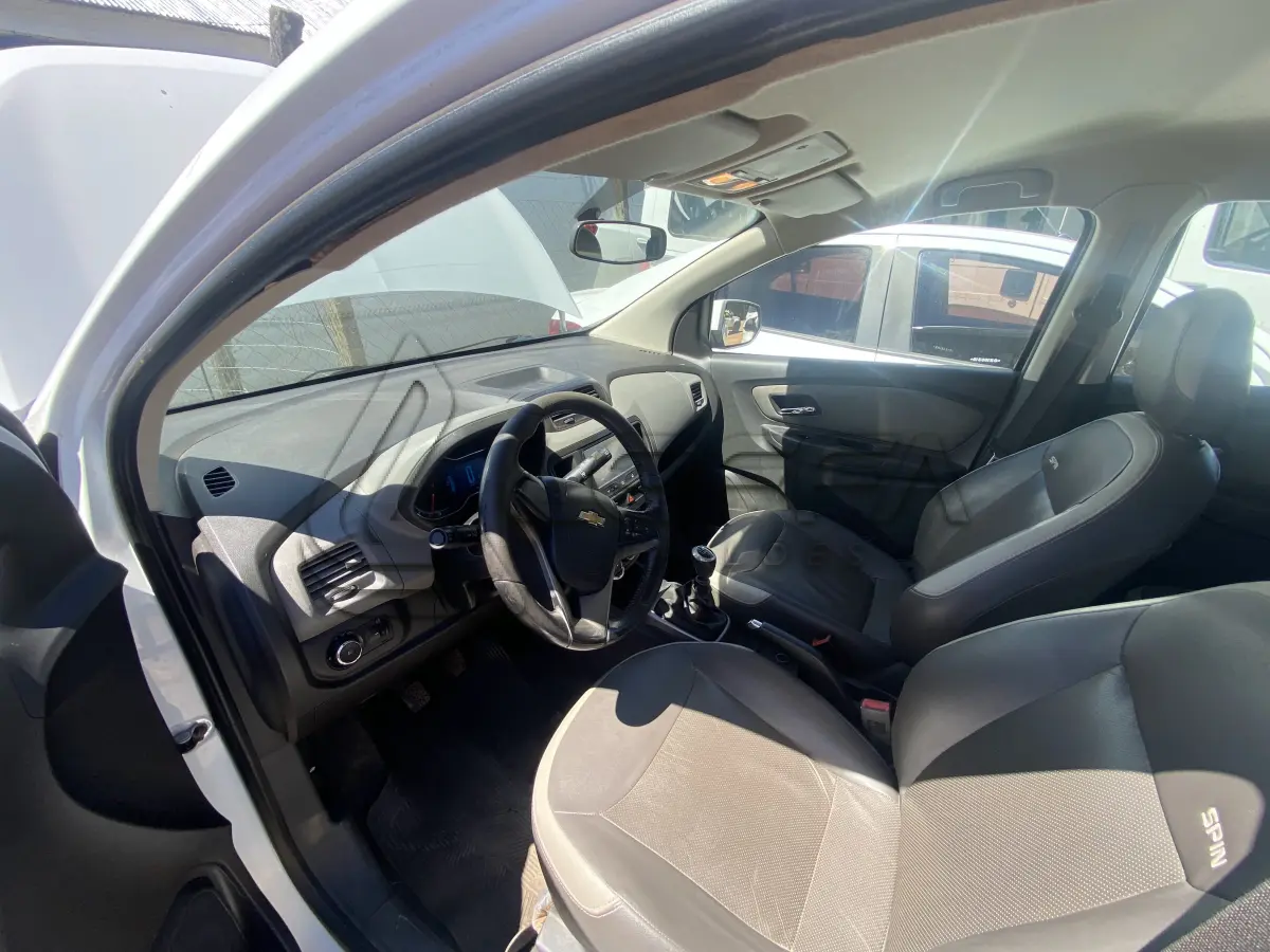 LOTE 008 - UM VEÍCULO CHEVROLET/SPIN 1.8 LTZ, FLEX, PLACAS IXH-6791, ANO 2016, MODELO 2016