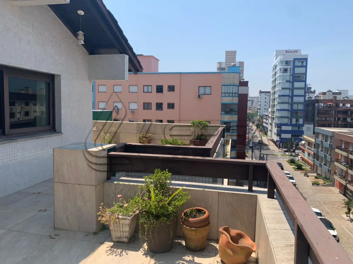 LOTE 001 - APARTAMENTO (TIPO COBERTURA) Nº 501 E VAGAS DE GARAGENS NºS 02 E 06, DO EDIFÍCIO CINARA, NA CIDADE DE CAPÃO DA CANOA/RS