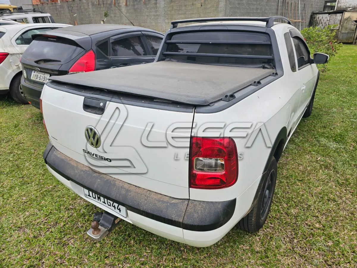 LOTE 001 - VW/NOVA SAVEIRO CE, placas IUW-1G44, ano 2013, modelo 2014, cor branca, álcool/gasolina, RENAVAM 586268618.