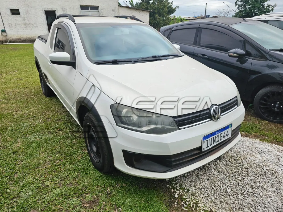 LOTE 001 - VW/NOVA SAVEIRO CE, placas IUW-1G44, ano 2013, modelo 2014, cor branca, álcool/gasolina, RENAVAM 586268618.