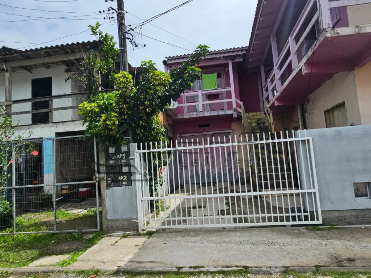 LOTE 001 - DIREITOS POSSESSÓRIOS DO IMÓVEL ASSIM DESCRITO: UM TERRENO URBANO, localizado na Rua Feliz, nº 1750, Bairro Curtume, cidade de Torres/RS, com benfeitorias, UMA CASA RESIDENCIAL