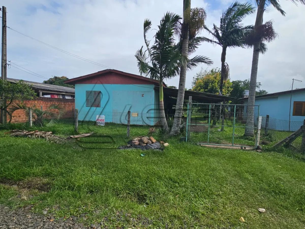LOTE 001 - : DIREITOS POSSESSÓRIOS – UMA CASA DE ALVENARIA – Localizada na Travessa Maracanã, nº 291, Bairro Campo Bonito, Torres/RS