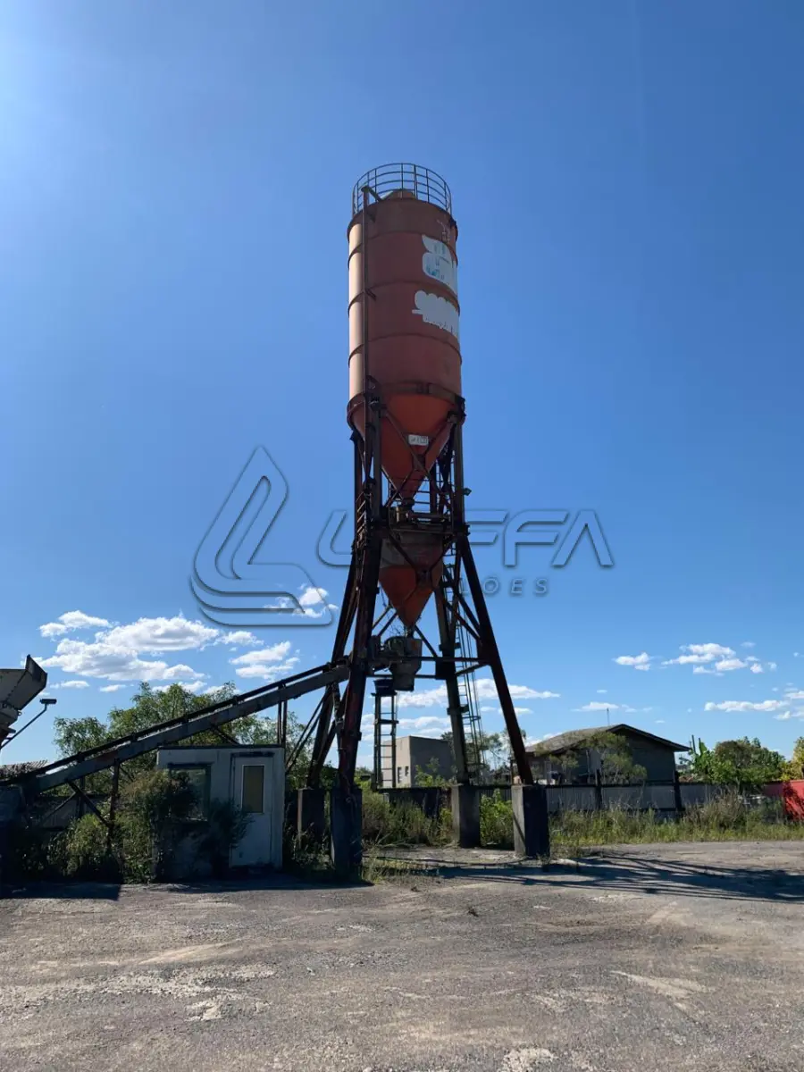 LOTE 004 - SILO PARA CIMENTO DE 40 TONELADAS
