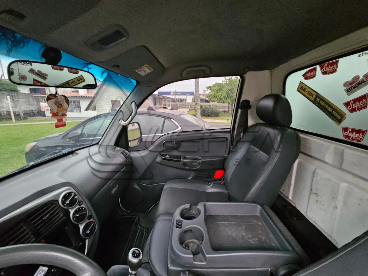 LOTE 001 - Um veículo caminhonete importado marca I/KIA UK2500 HD SC,  carroceria fechada, cor branca, a diesel, ano de fabricação e modelo 2018/2019, placa  QJJ0286 (QJJ0C86)