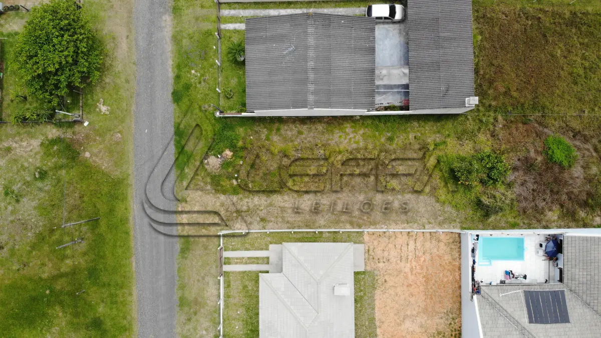 LOTE 003 - Um Terreno Urbano, Lote 14 Quadra 08, no Balneário Perola, em Arroio do Sal RS