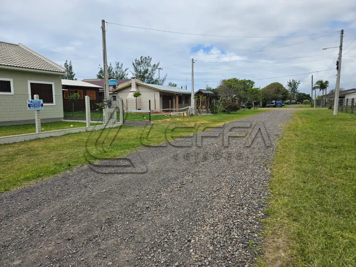 LOTE 003 - Um Terreno Urbano, Lote 14 Quadra 08, no Balneário Perola, em Arroio do Sal RS