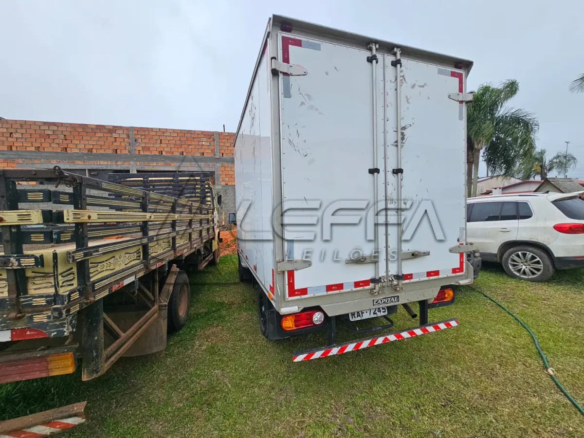 LOTE 002 - Um veículo caminhonete nacional marca HYUNDAI/HR HDB,  carroceria fechada, cor branca, a diesel, ano de fabricação e modelo 2019/2020, placa  RAF7245
