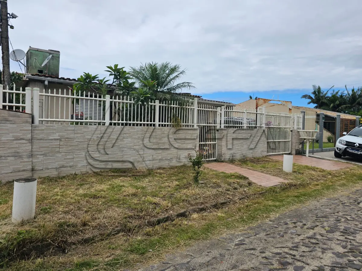 LOTE 001 - Um Imóvel Localizado na Praia Noiva do Mar em Xangrilá RS