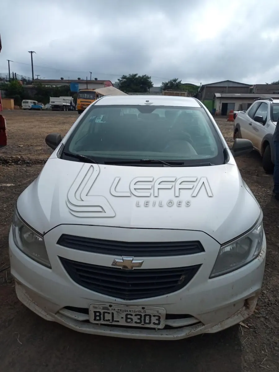 LOTE 045 - UM VEÍCULO CHEVROLET ONIX JOYE ANO E MODELO 2018, PLACAS BCL-6303