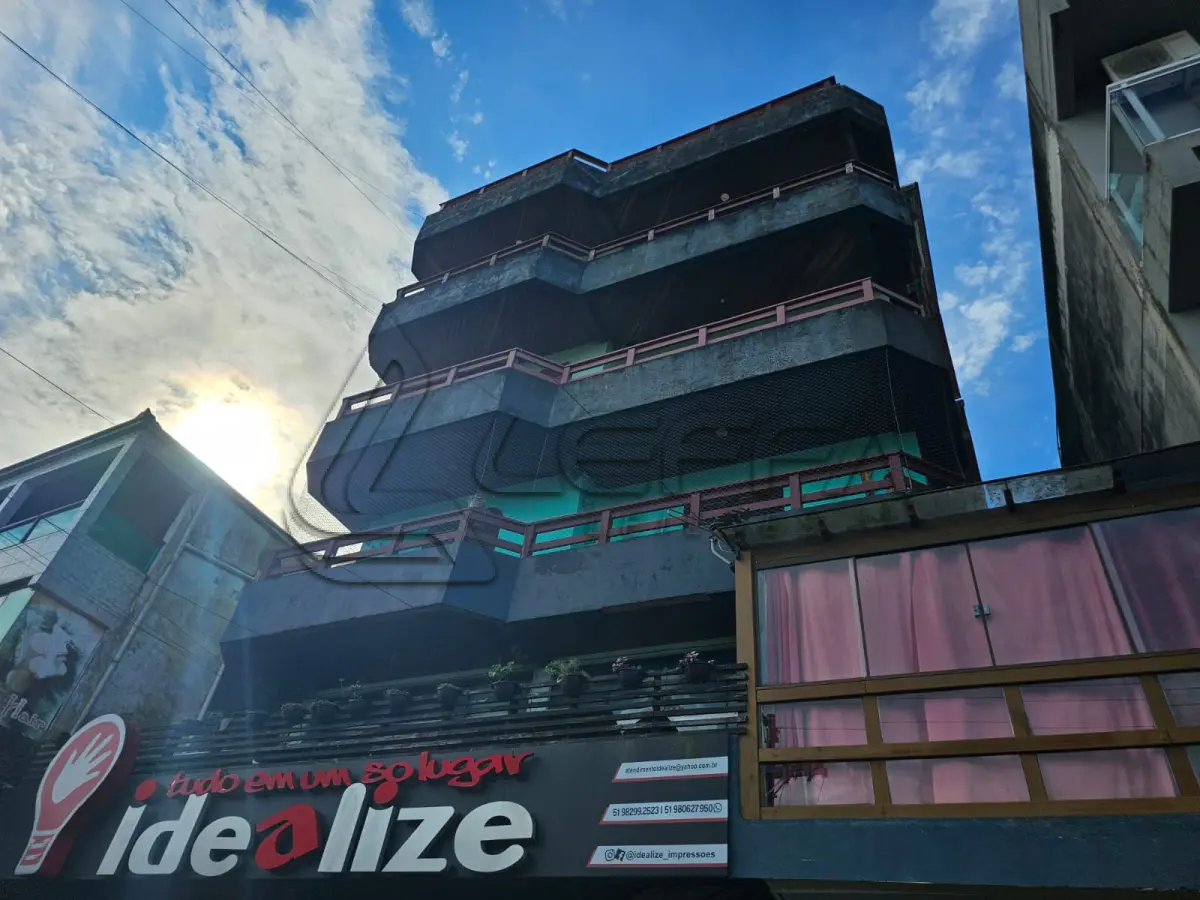 LOTE 001 - DIREITOS POSSESSÓRIOS DE UM APARTAMENTO DE NÚMERO 201, EDIFÍCIO FRANCINE, localizado na Avenida Barão do Rio Branco, 1025, bairro Centro, na cidade de Torres/RS