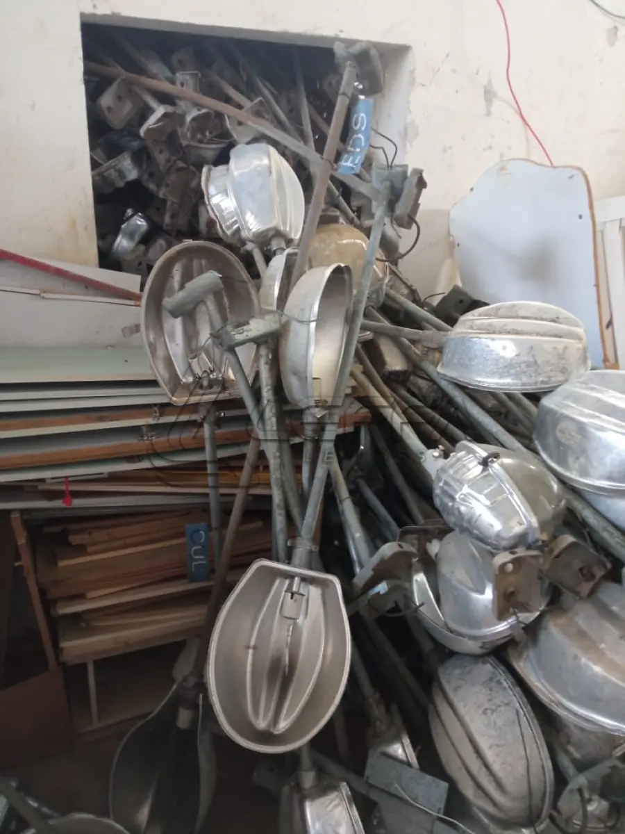 LOTE 032 - SUCATAS DE FERRO