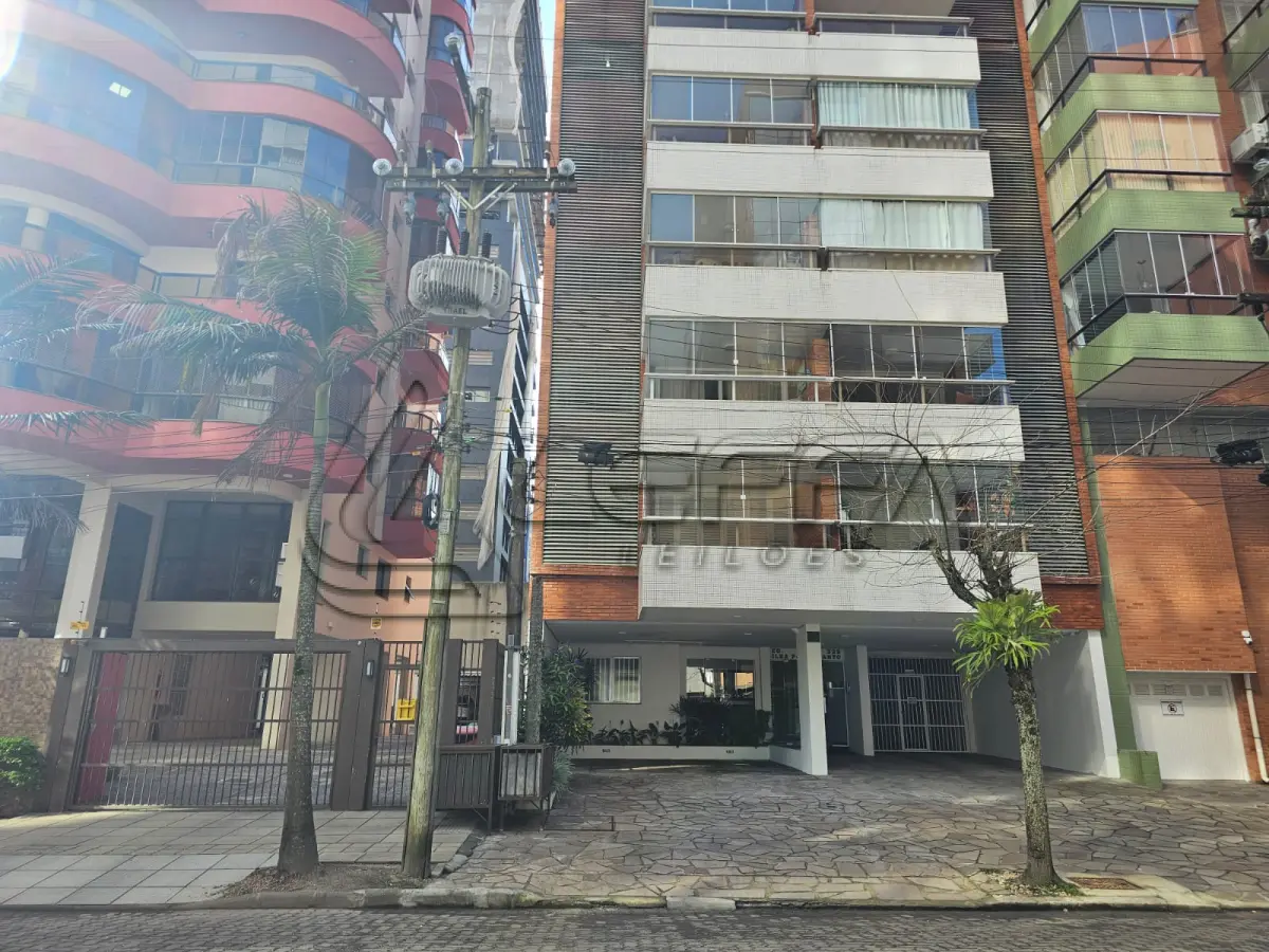 LOTE 001 - APARTAMENTO número 403 (quatrocentos e três) do Edifício ILHA DE PORTO SANTO, no BLOCO "A", sito à Rua Alexandrino de Alencar, número 325 em Torres RS