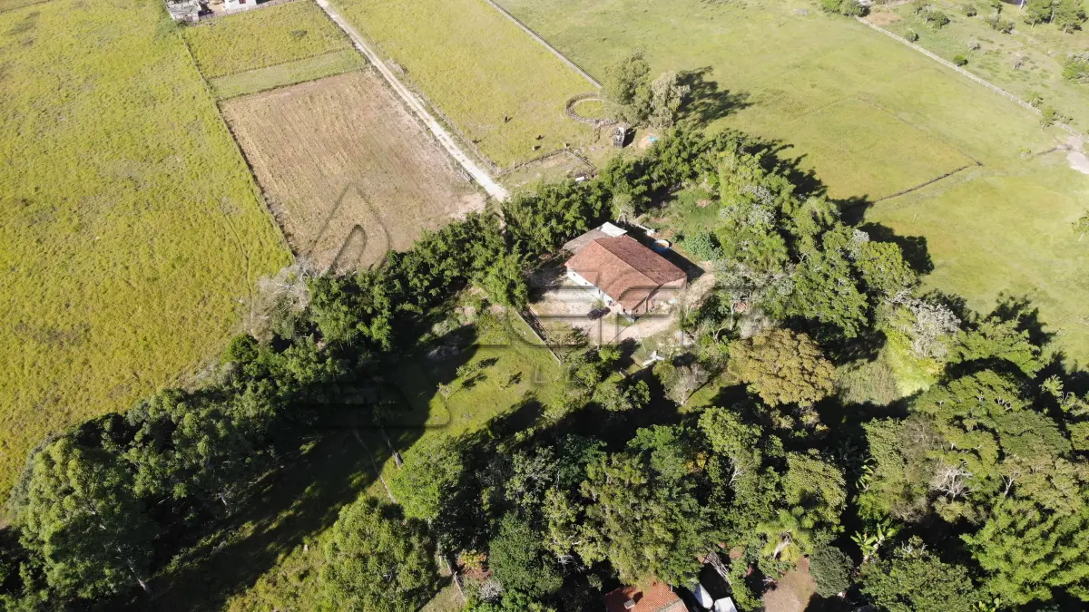 LOTE 004 - A FRAÇÃO IDEAL EQUIVALENTE A TRÊS MIL QUINHENTOS E TRINTA E UM METROS E VINTE E CINCO CENTIMETROS QUADRADOS (3.531,25M²), QUE FAZ PARTE DE UM TODO MAIOR, SITUADO NO LUGAR DENOMINADO “SECÇÃO SALINA”, TORRES/RS