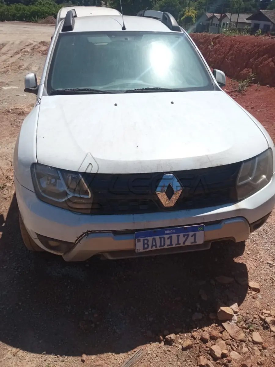 LOTE 015 - UM VEÍCULO RENAULT DUSTER, ANO 2015 MODELO 2016, PLACAS BAD-1I71 