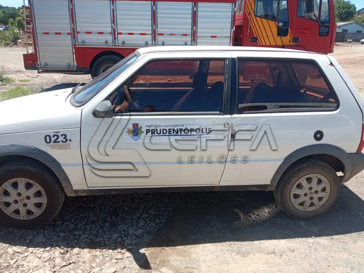 LOTE 004 - UM VEÍCULO FIAT UNO ANO 2009, MODELO 2010, PLACAS 